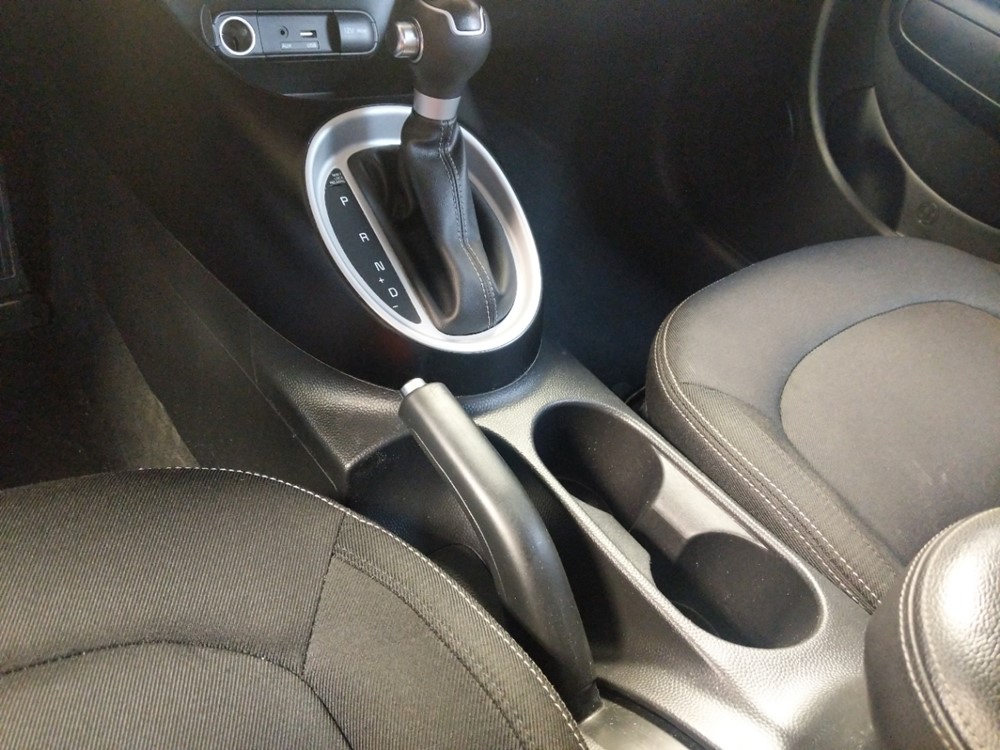 2017 Kia Soul - Center Console/Cup Holders