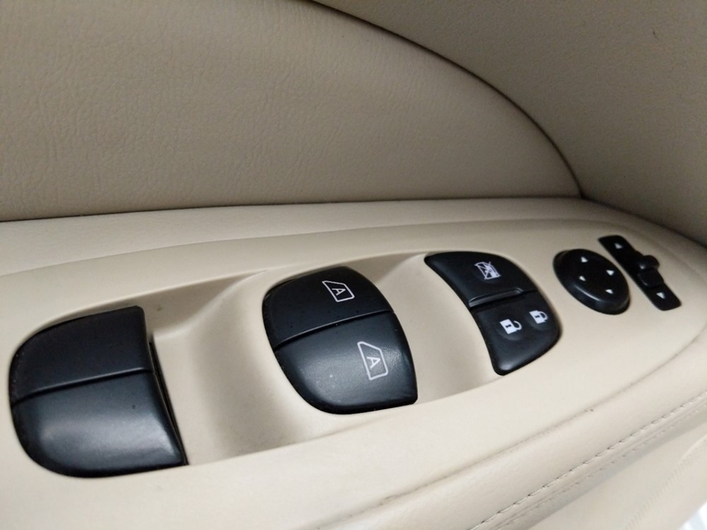 2013 Nissan Pathfinder - Driver Power Windows/Lock Control