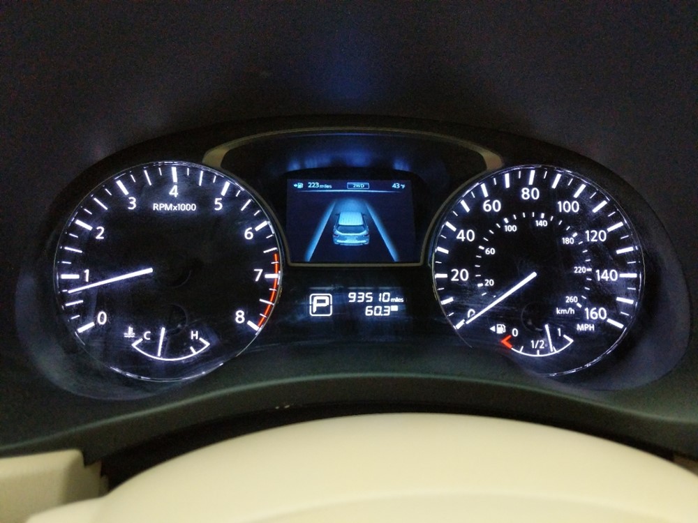2013 Nissan Pathfinder - Odometer Close Up