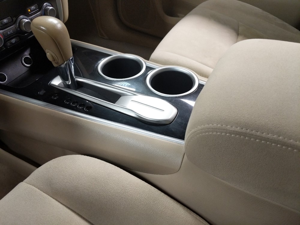 2013 Nissan Pathfinder - Center Console/Cup Holders