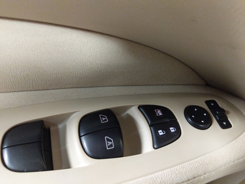 2013 Nissan Pathfinder - Driver Power Windows/Lock Control