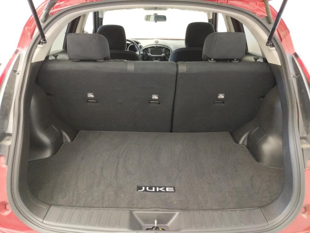 2017 Nissan JUKE - Trunk