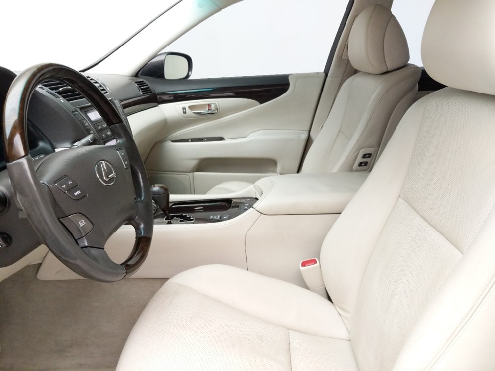 2008 Lexus LS - Driver Front Seat