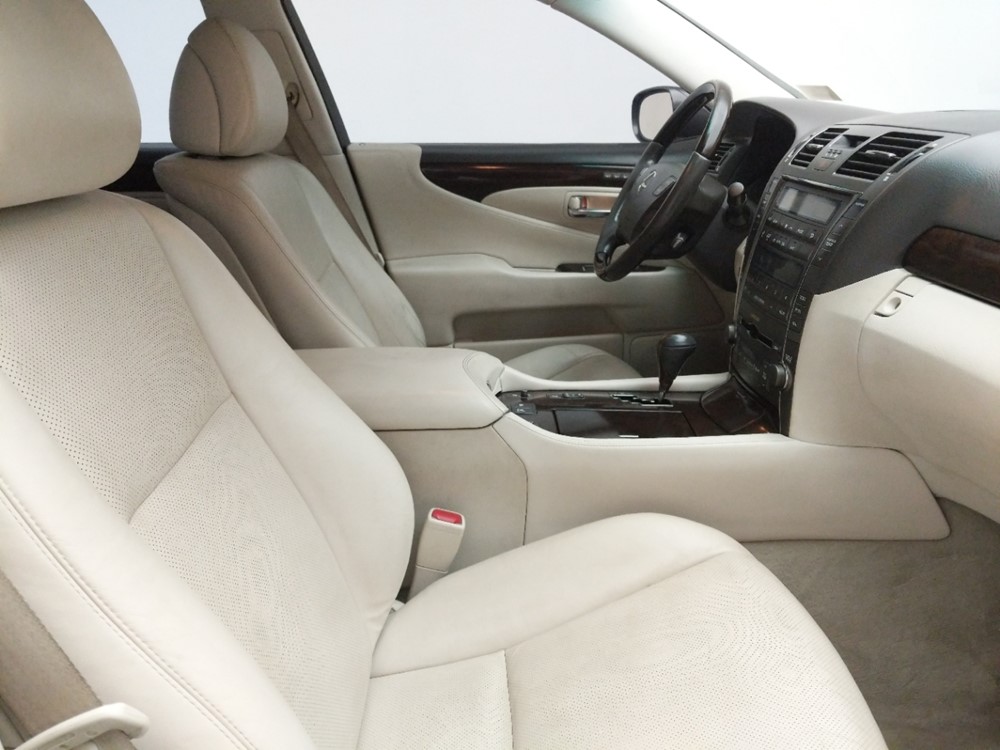 2008 Lexus LS - Passenger Front Seat