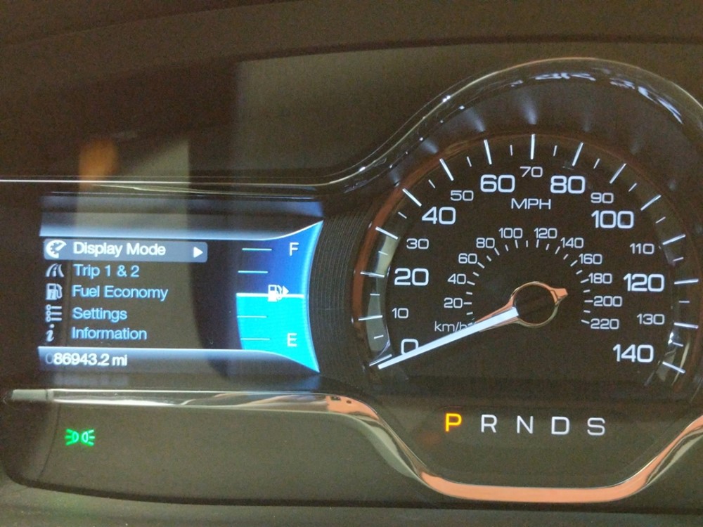 2013 Lincoln MKS - Odometer Close Up