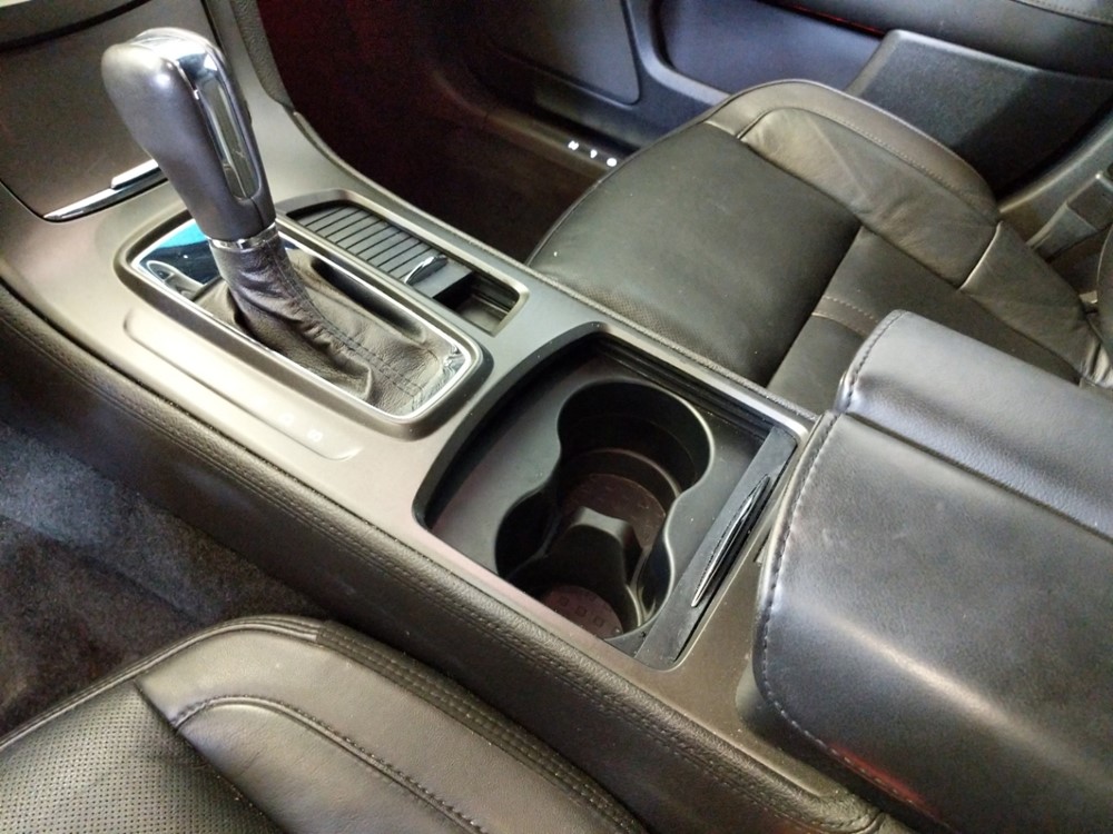 2013 Lincoln MKS - Center Console/Cup Holders