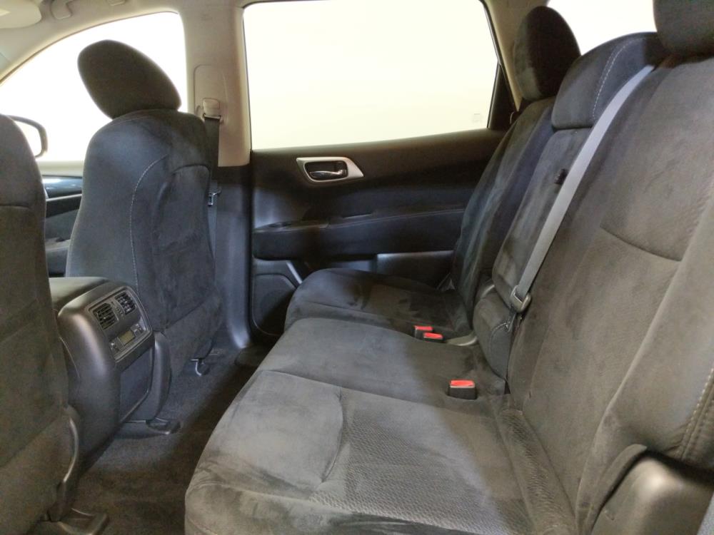 2016 Nissan Pathfinder - Driver Rear Seat
