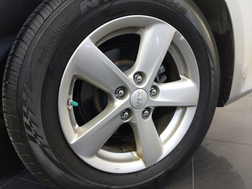 2015 Kia Optima - Wheel