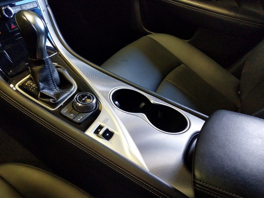 2017 INFINITI Q50 - Center Console/Cup Holders