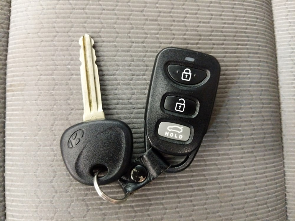 2017 Hyundai Elantra - Keys