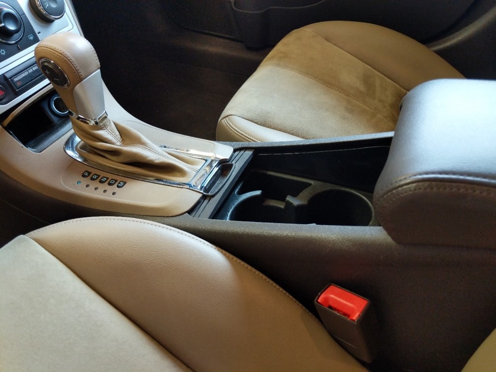 2011 Chevrolet Malibu - Center Console/Cup Holders