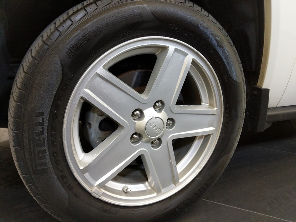 2010 Jeep Compass - Wheel