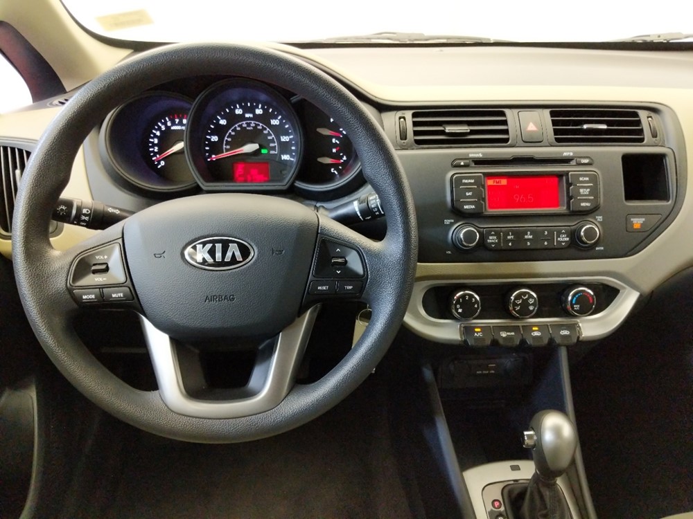 2015 Kia Rio - Driver Dash