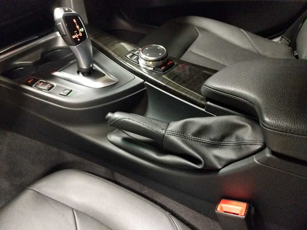 2015 BMW 328i - Center Console/Cup Holders