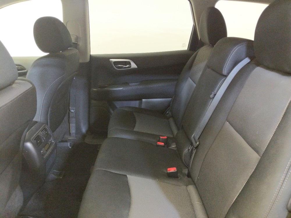 2017 Nissan Pathfinder - Driver Rear Seat
