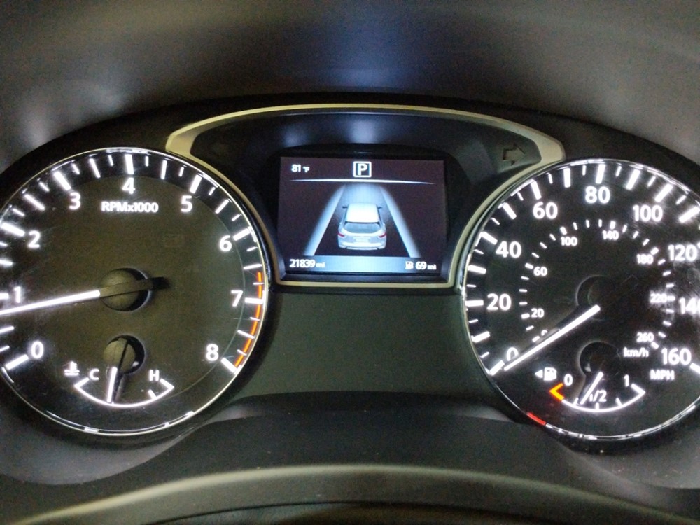 2016 Nissan Pathfinder - Odometer Close Up
