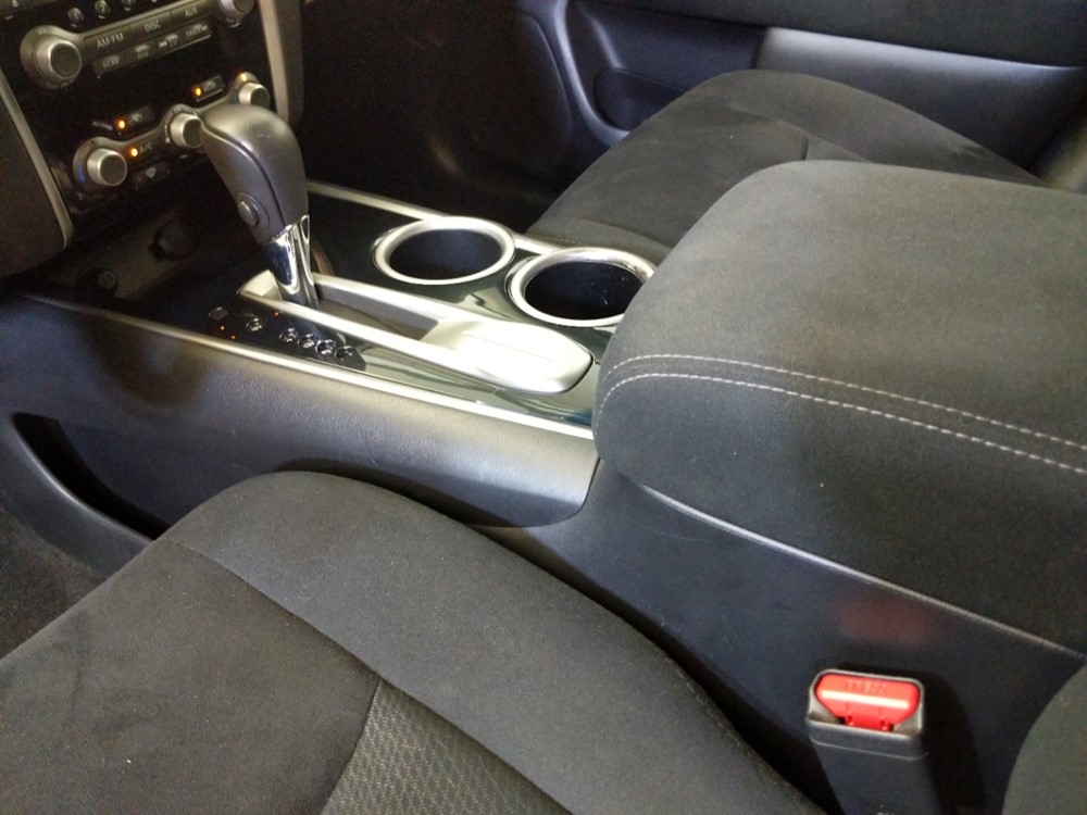 2016 Nissan Pathfinder - Center Console/Cup Holders