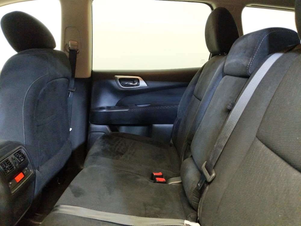 2016 Nissan Pathfinder - Driver Rear Seat