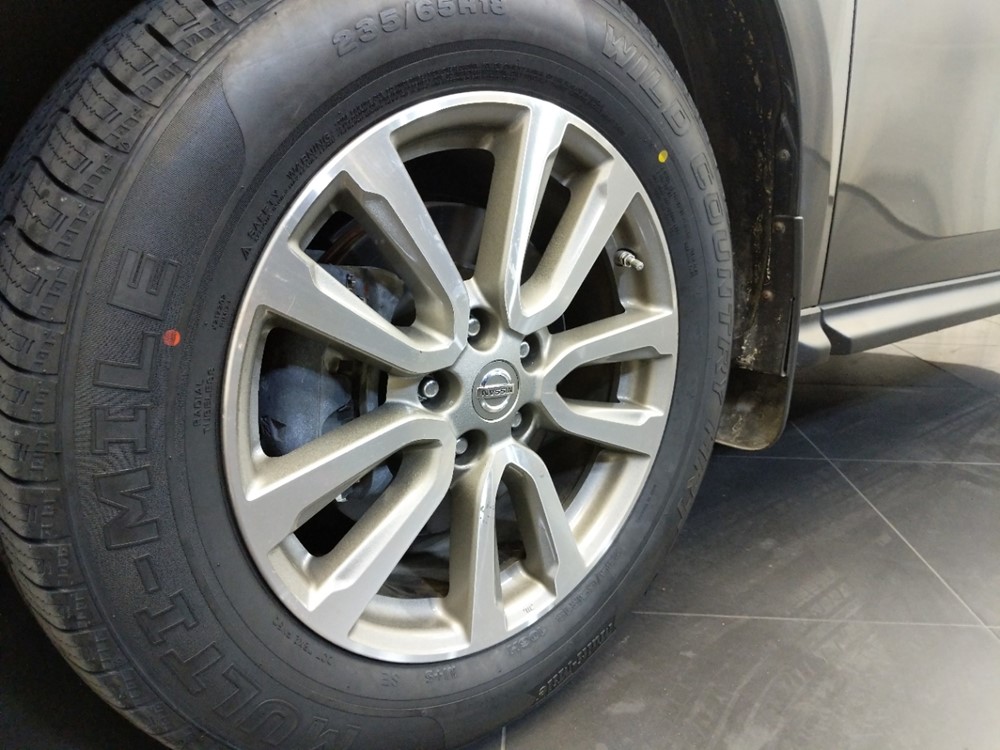 2016 Nissan Pathfinder - Wheel