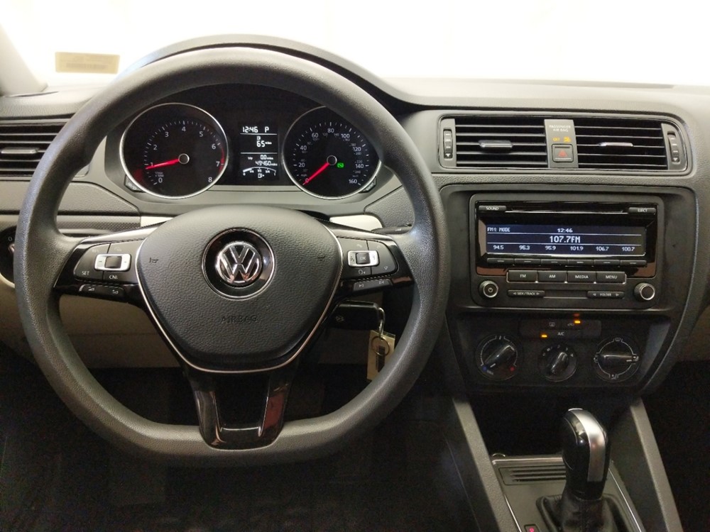 2015 Volkswagen Jetta - Driver Dash