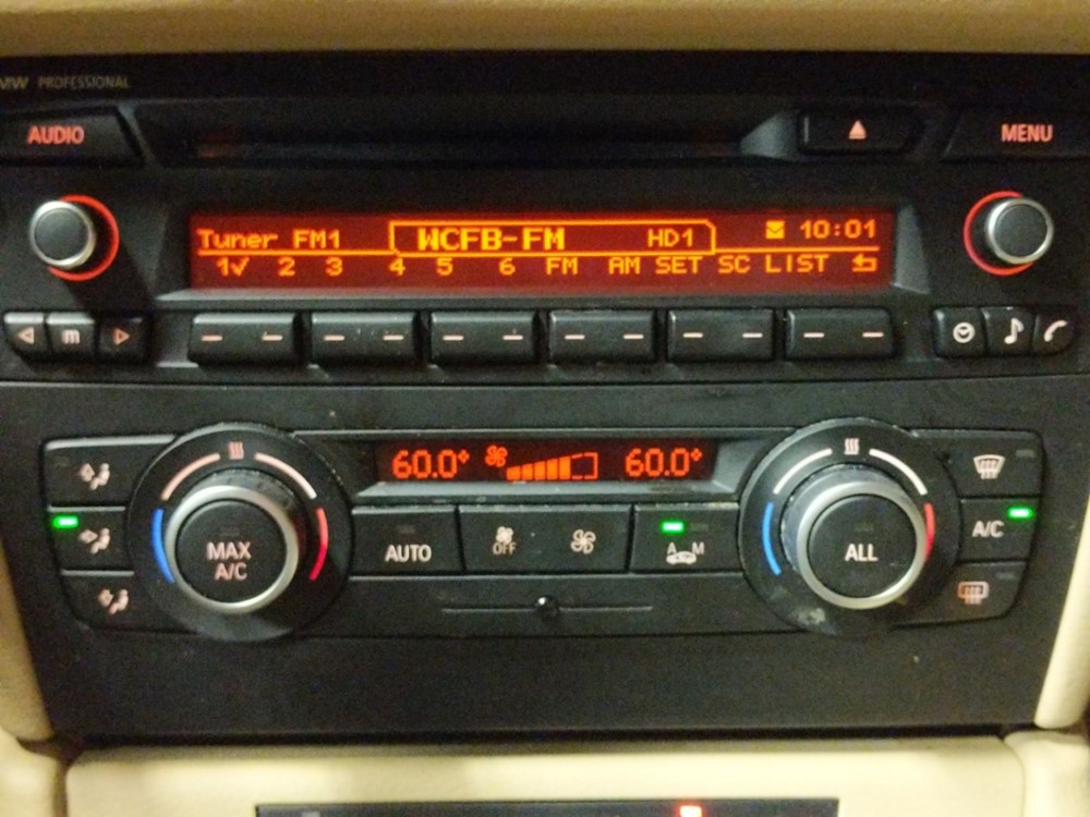 2015 BMW X1 - Stereo Package