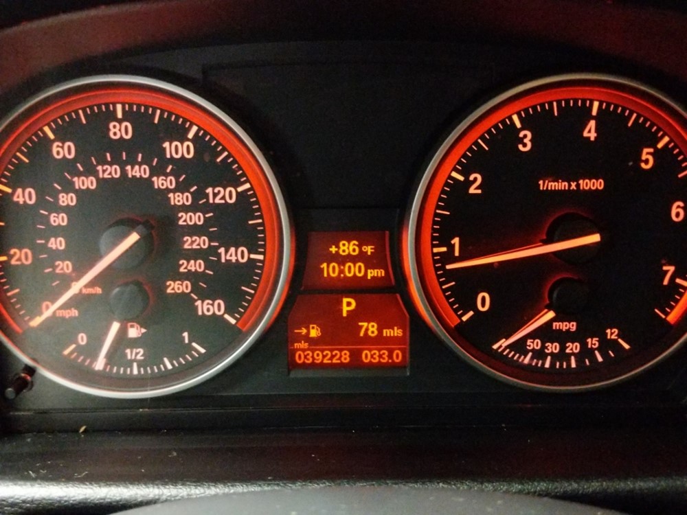 2015 BMW X1 - Odometer Close Up
