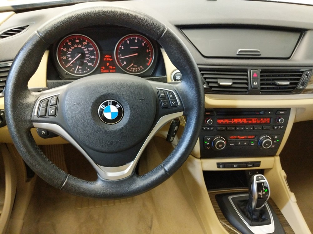 2015 BMW X1 - Driver Dash