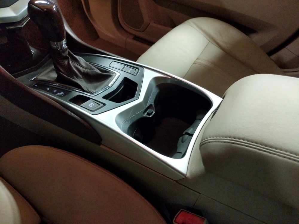 2011 Cadillac SRX - Center Console/Cup Holders