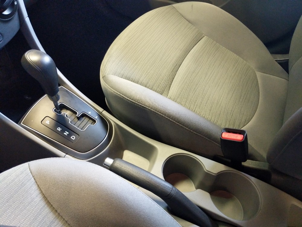 2017 Hyundai Accent - Center Console/Cup Holders