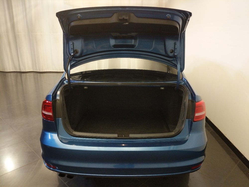 2015 Volkswagen Jetta - Trunk