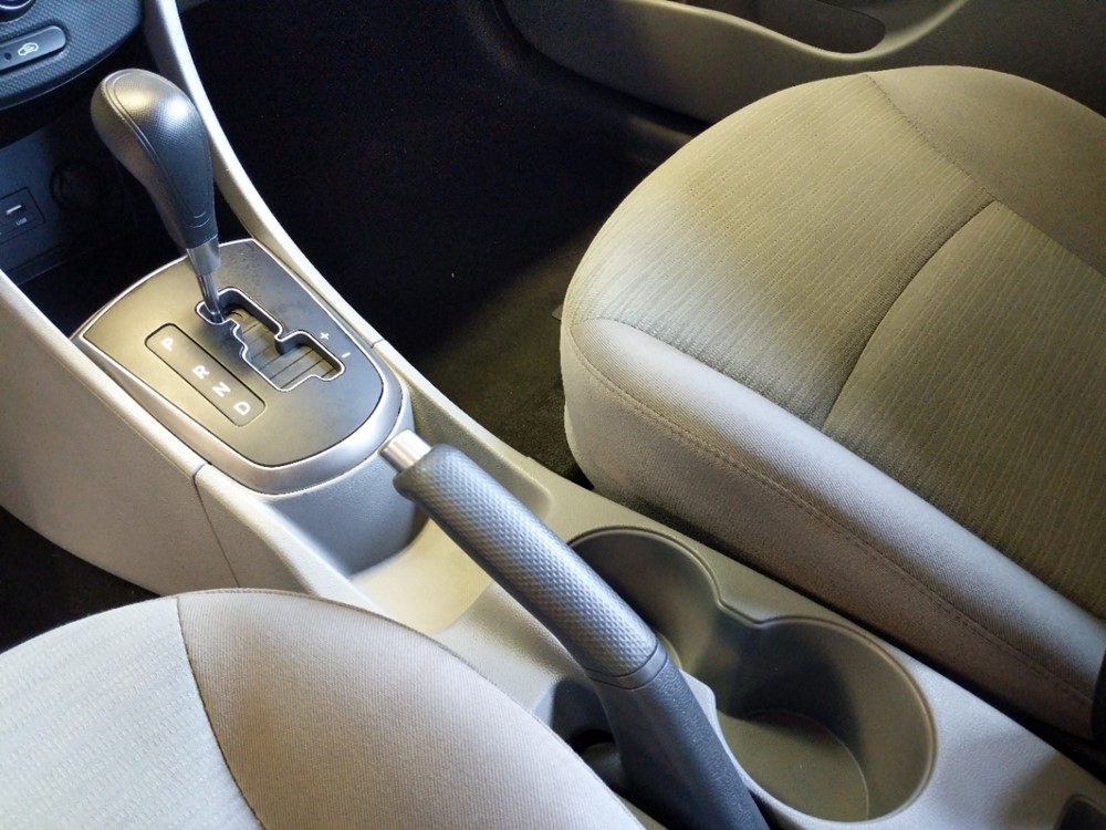 2017 Hyundai Accent - Center Console/Cup Holders