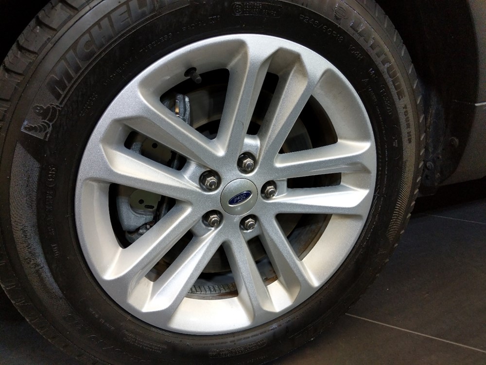 2016 Ford Explorer - Wheel