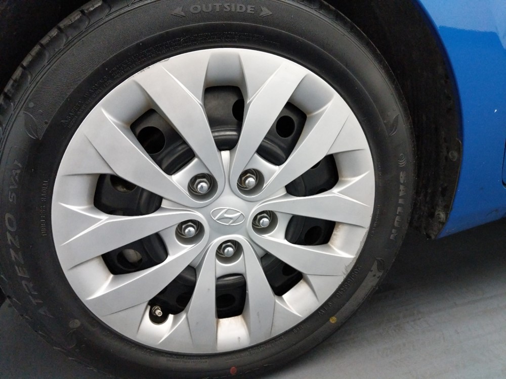 2017 Hyundai Elantra - Wheel