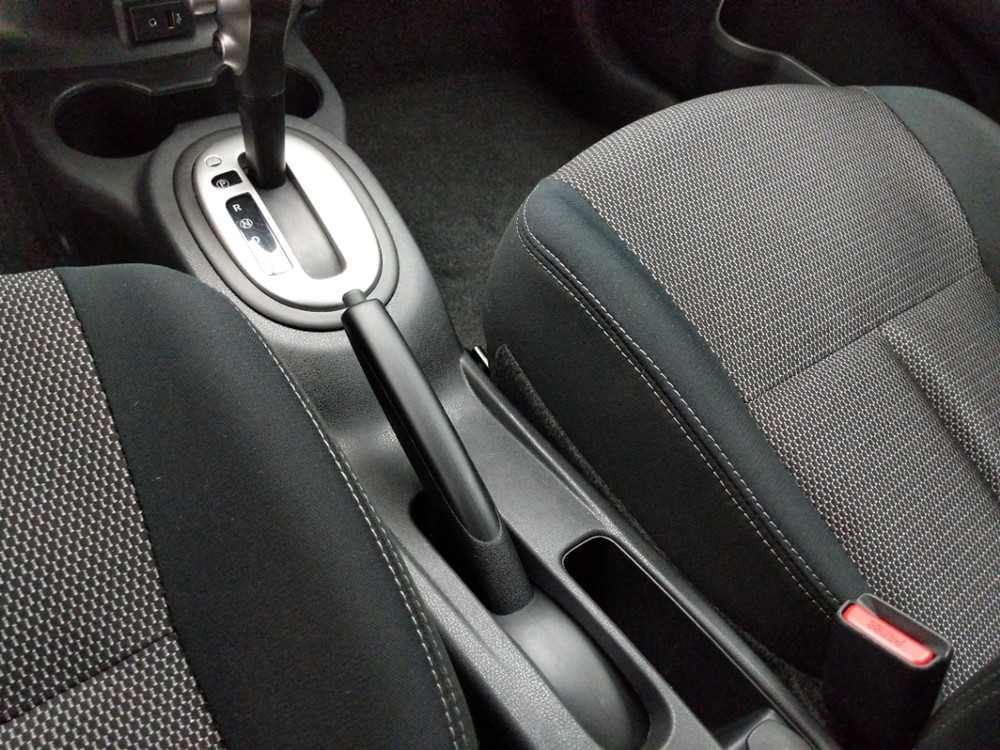 2017 Nissan Versa - Center Console/Cup Holders