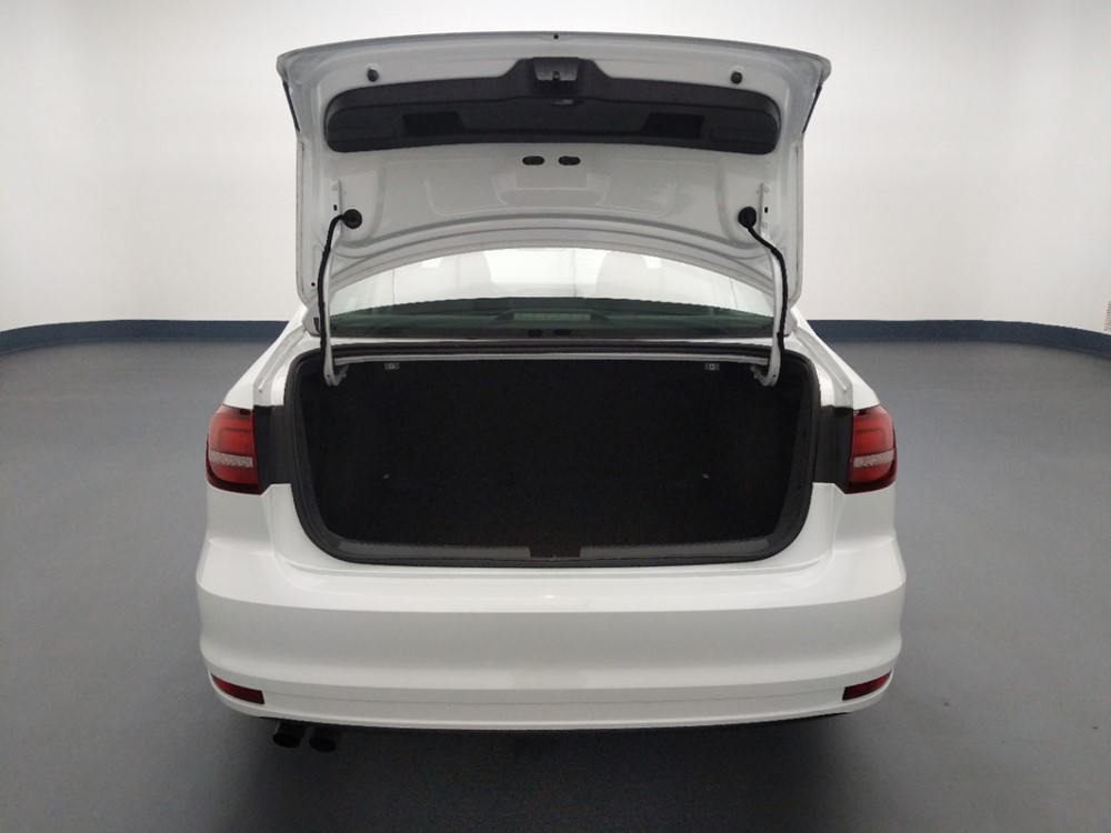 2016 Volkswagen Jetta - Trunk