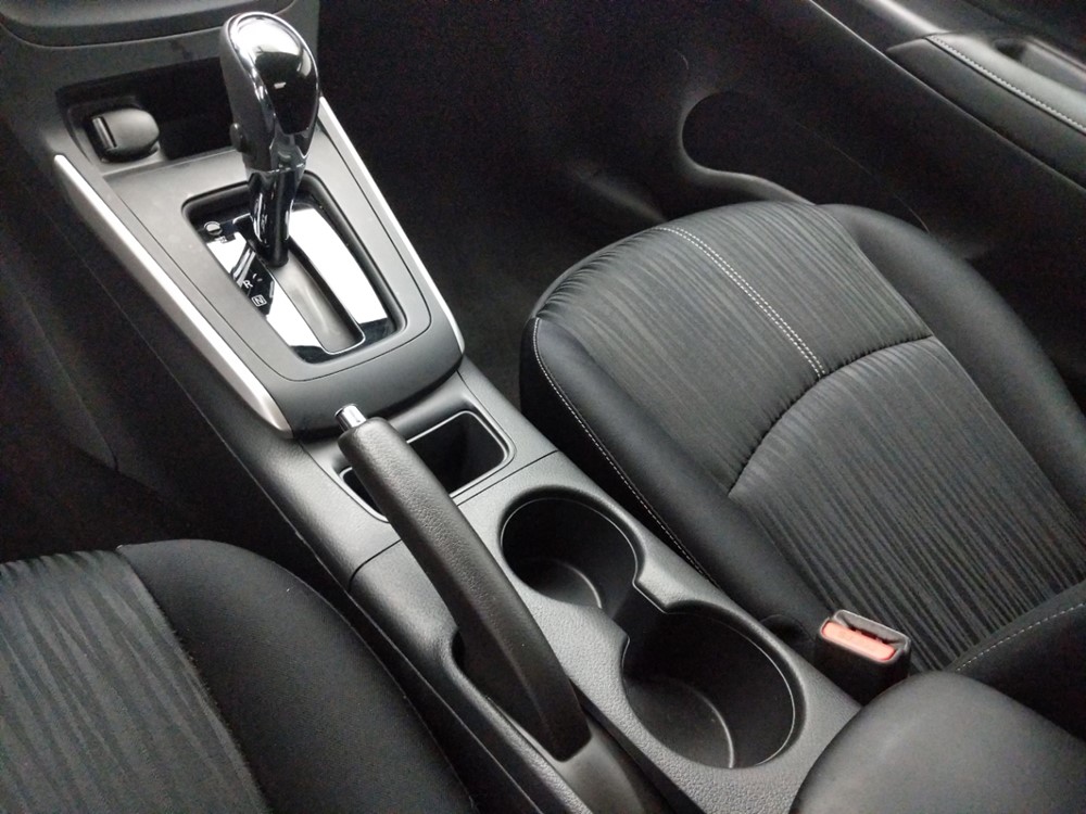 2016 Nissan Sentra - Center Console/Cup Holders