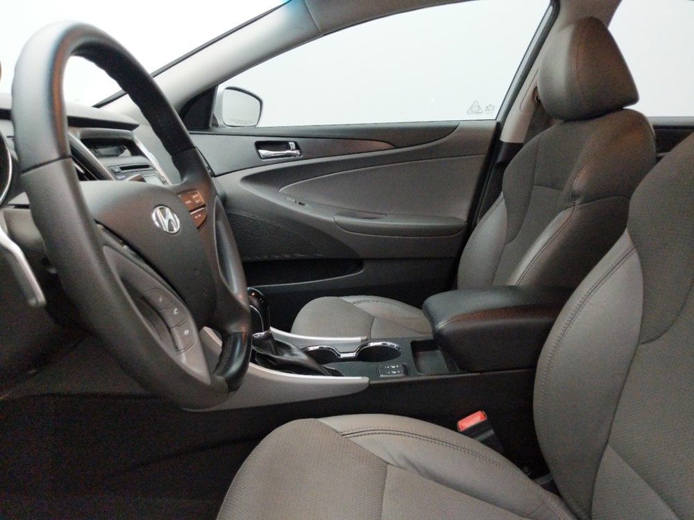 2013 Hyundai Sonata - Driver Front Seat