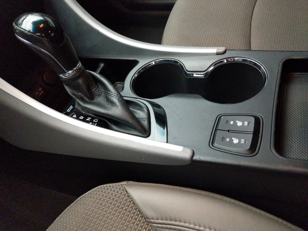 2013 Hyundai Sonata - Center Console/Cup Holders