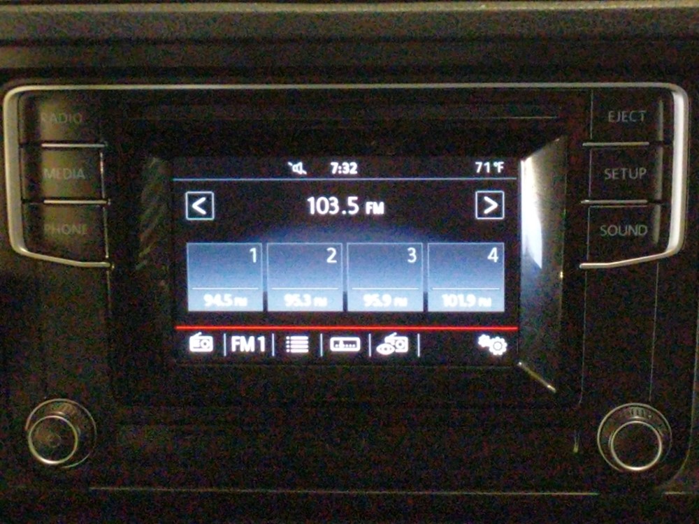 2017 Volkswagen Jetta - Stereo Package