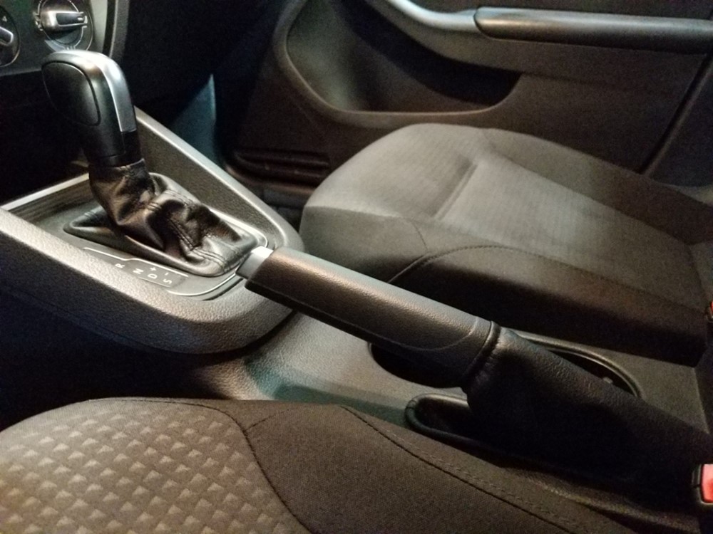 2017 Volkswagen Jetta - Center Console/Cup Holders