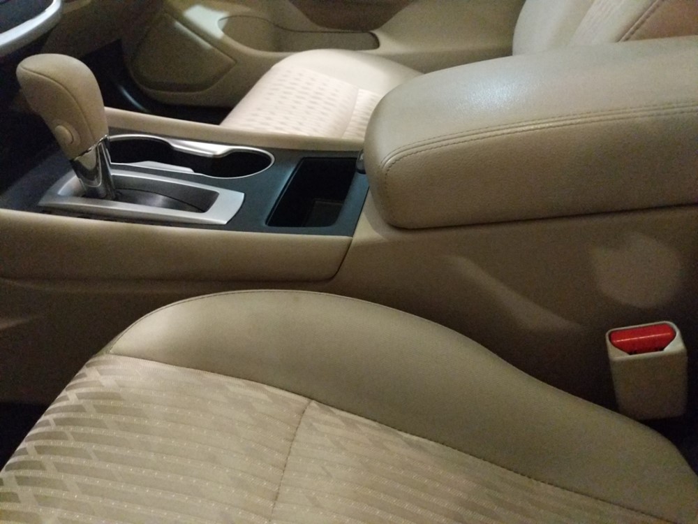 2017 Nissan Altima - Center Console/Cup Holders