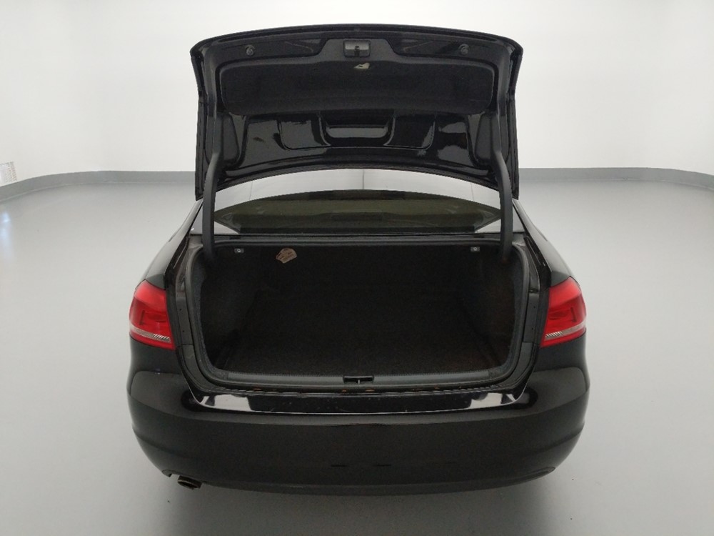 2015 Volkswagen Passat - Trunk