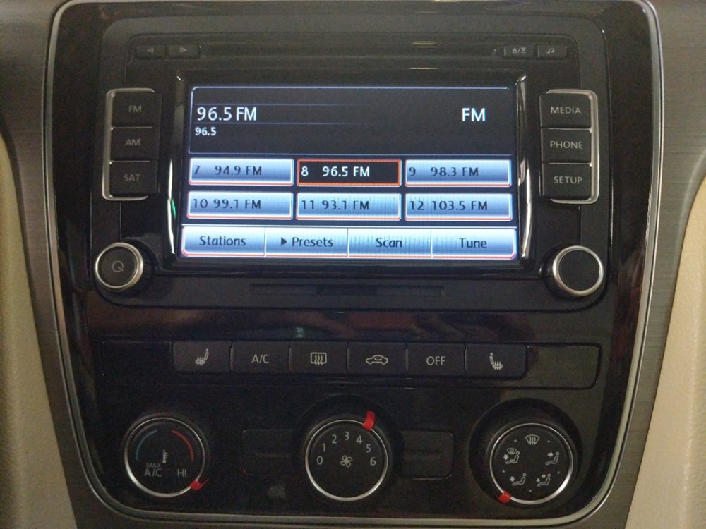 2015 Volkswagen Passat - Stereo Package