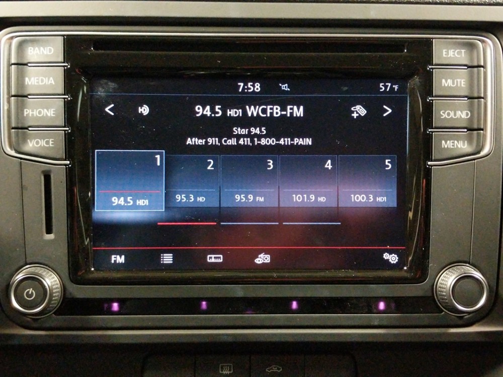 2016 Volkswagen Jetta - Stereo Package
