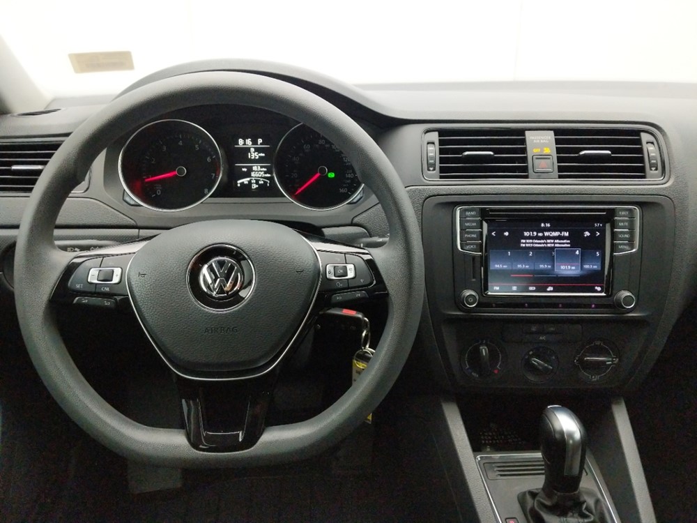 2016 Volkswagen Jetta - Driver Dash