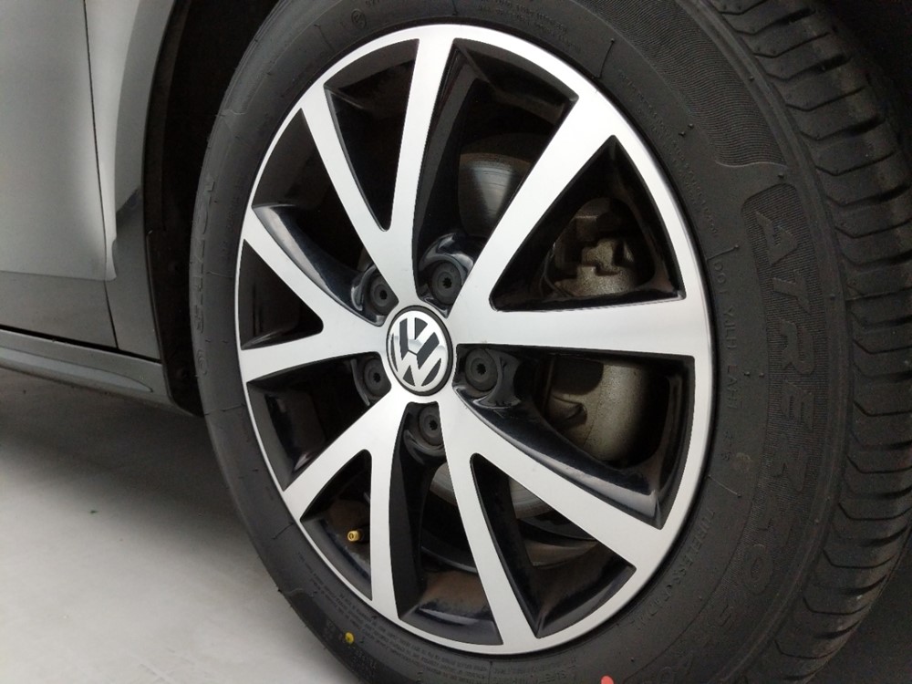 2016 Volkswagen Jetta - Wheel
