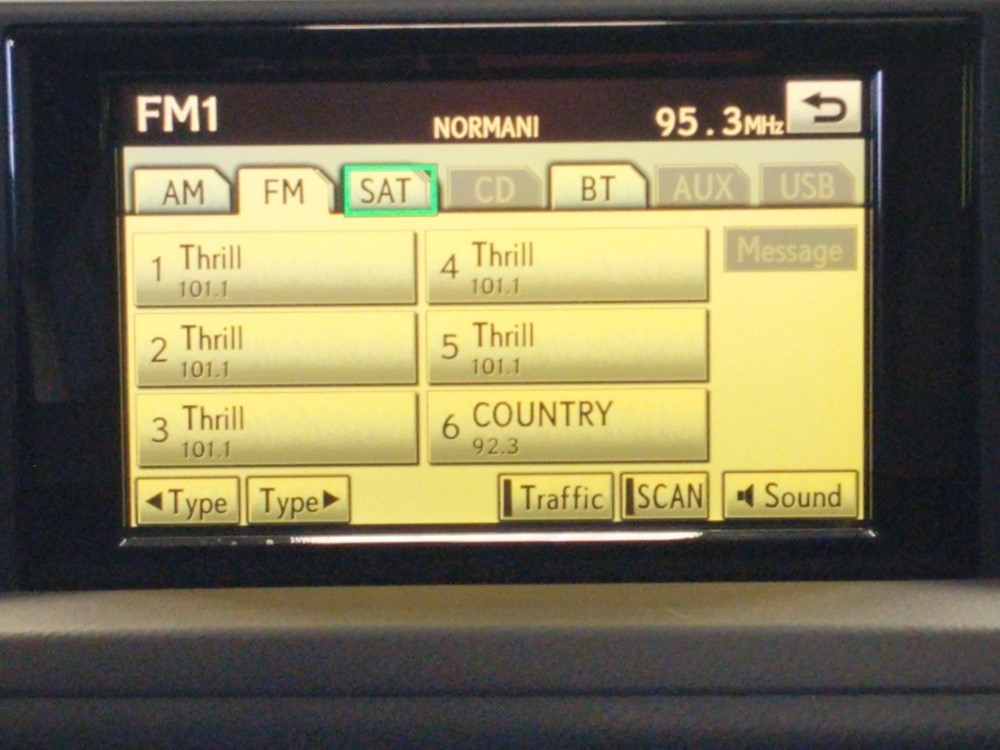 2011 Lexus CT 200h - Stereo Package