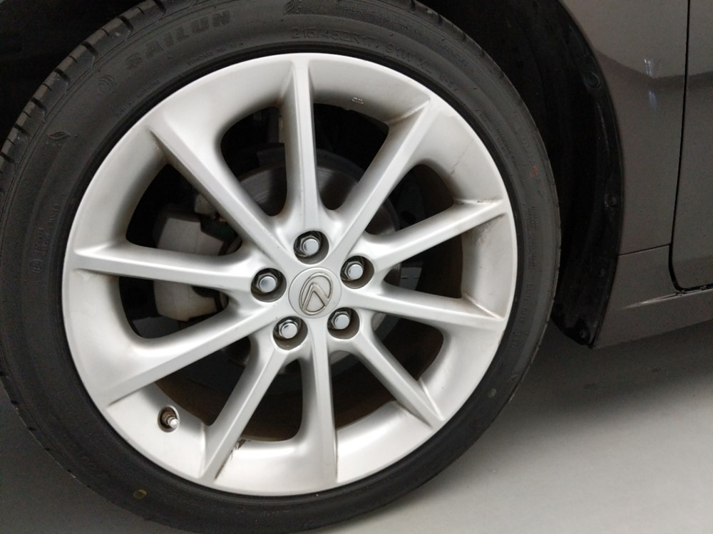 2011 Lexus CT 200h - Wheel