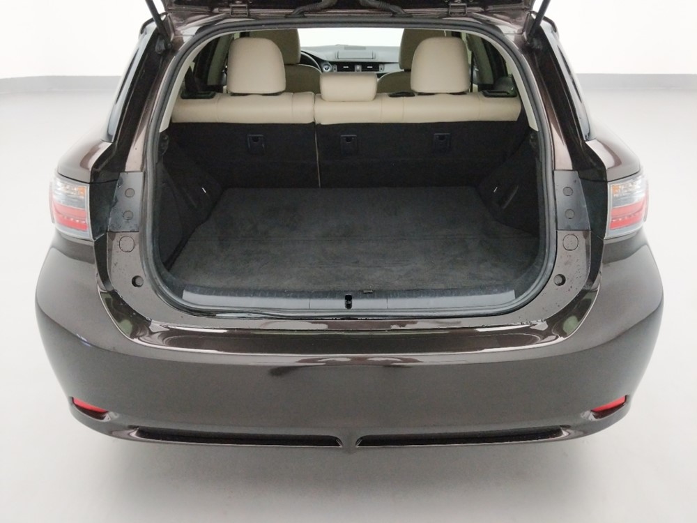 2011 Lexus CT 200h - Trunk
