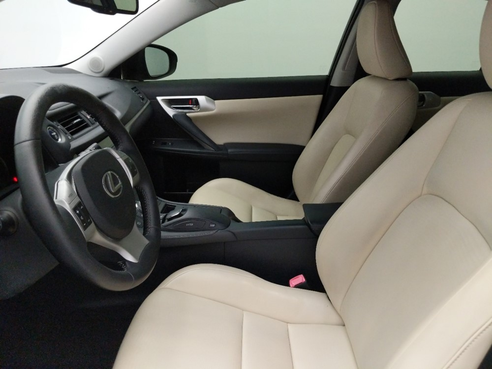 2011 Lexus CT 200h - Driver Front Seat